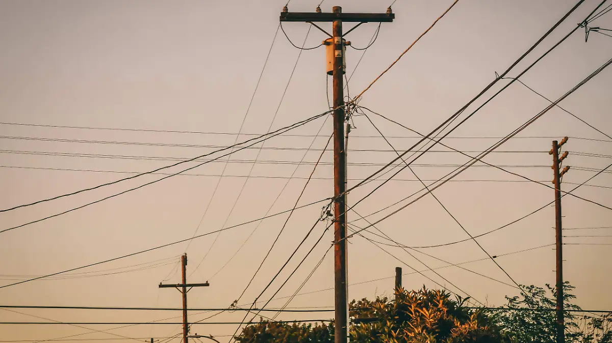 Trabajador de cable muere al recibir descarga eléctrica